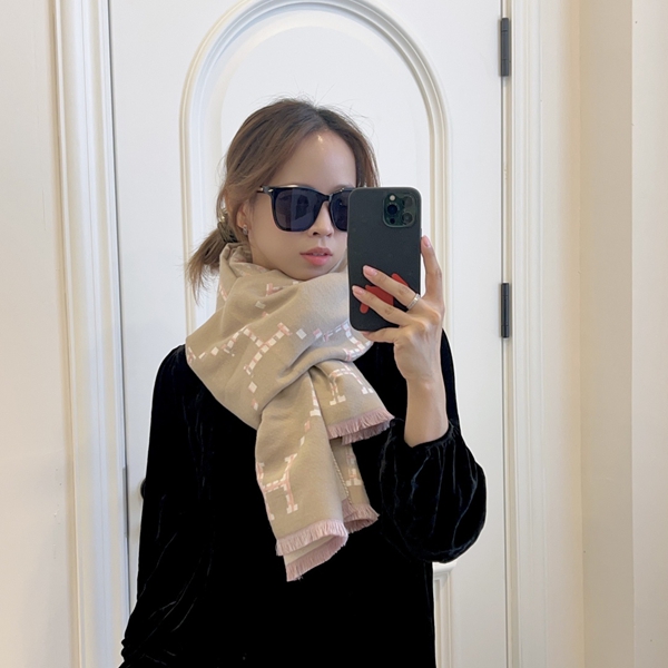 ブランドマフラー着用イメージ